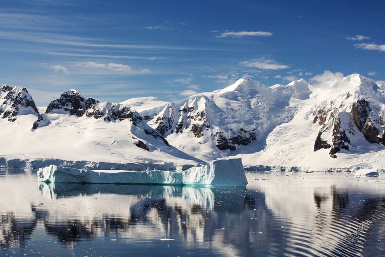Gerlache海峡将Palmer Archipelago与南极半岛的ververs岛分开。双层半岛是地球上最快的变暖区域之一。“class=
